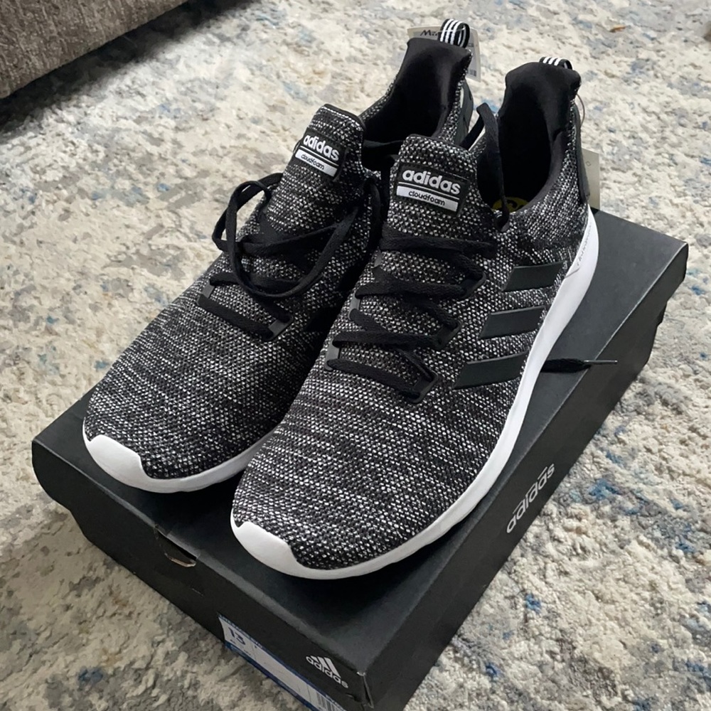 Men’s Adidas Cloudfoam Tennis shoes